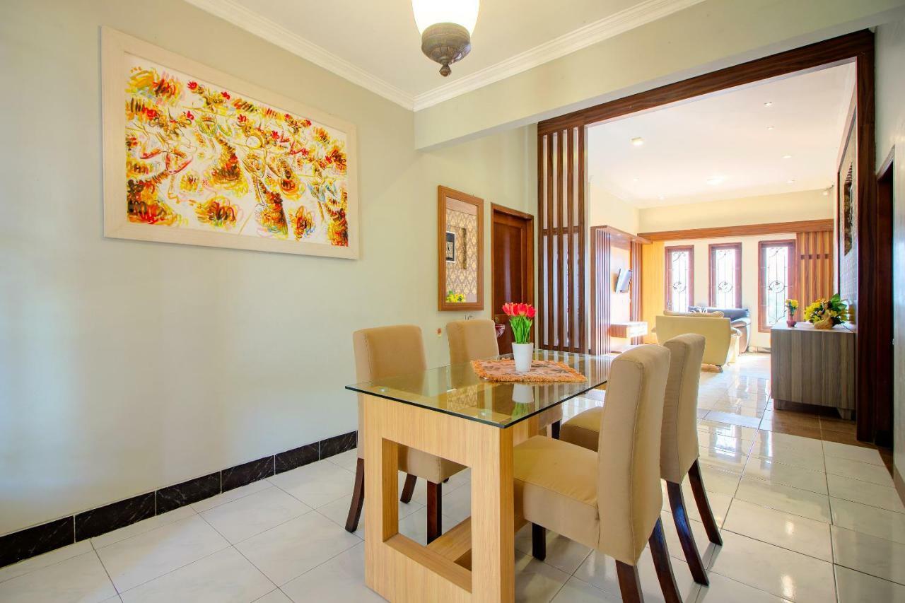 Oyo 1195 The Doctor'S Guest House Syariah Kejayan Exterior photo
