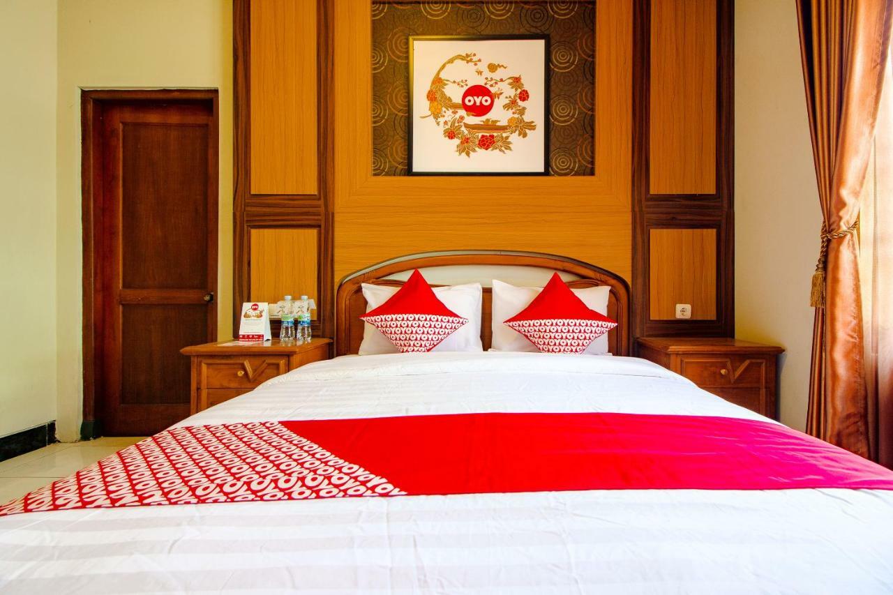 Oyo 1195 The Doctor'S Guest House Syariah Kejayan Exterior photo